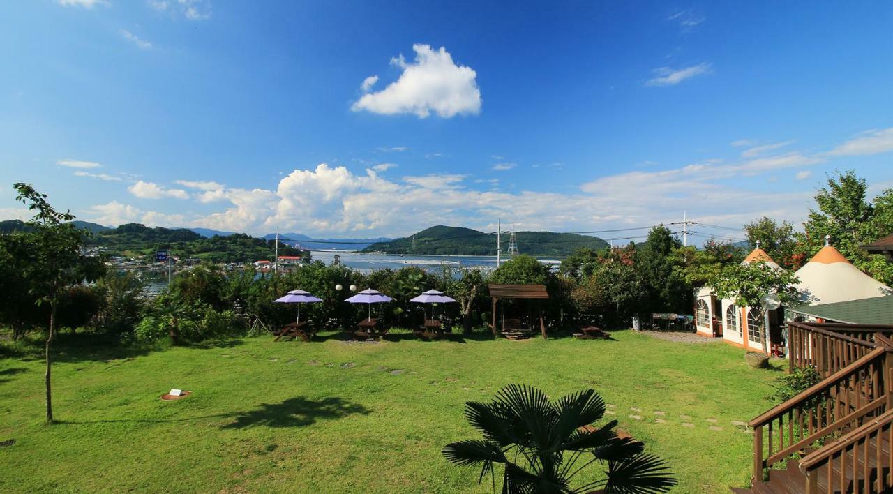 Tongyeong Paper Island Pension Exterior photo