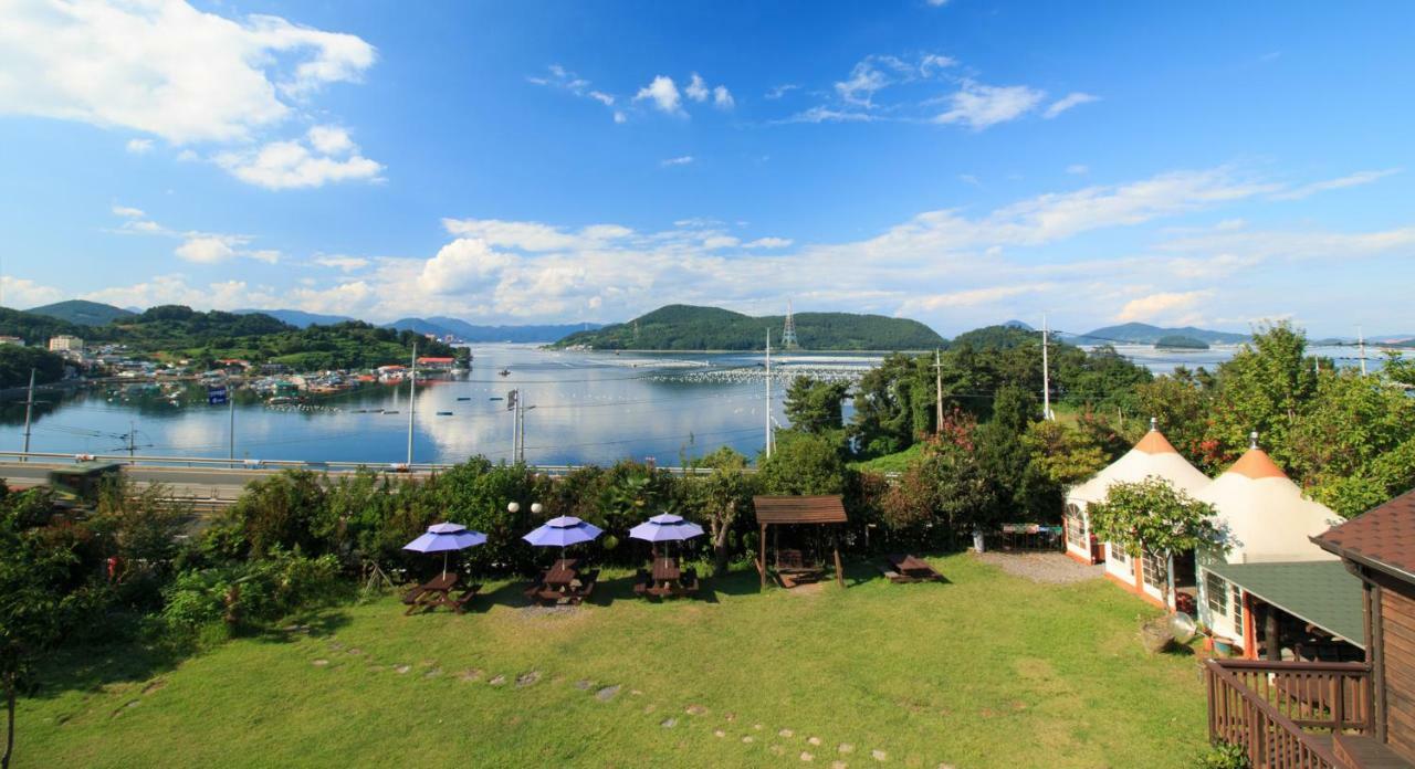 Tongyeong Paper Island Pension Exterior photo